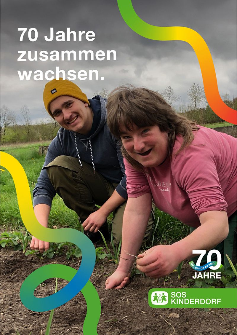 Azubi und Werkstattbeschäftigte in der Gärtnerei