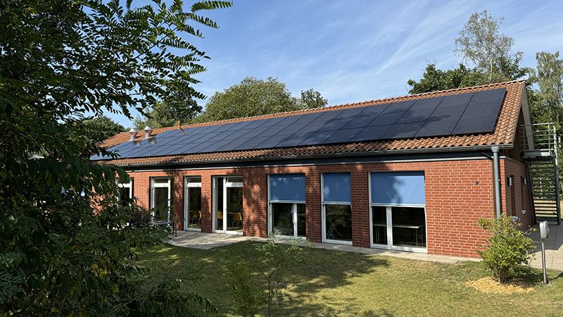 Neue PV-Anlage auf der Dach der Hauswirtschaft